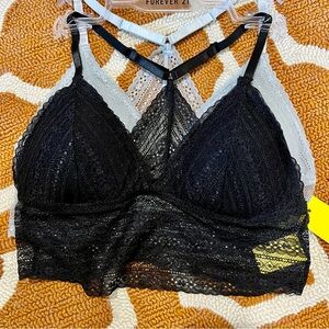 Forever 21 Women’s 2 Pack Lace Padded Bralette Size L Black/Light Blue NWT